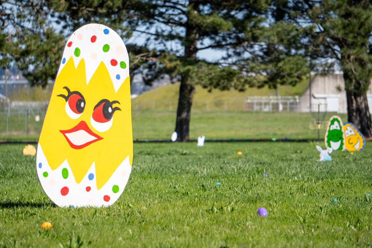 Last weekend, the 142nd Wing hosted Oregon National Guard families for the 2nd Annual Easter 'Eggstravaganza'! The event was organized by the Oregon Child & Youth Program and featured Easter Egg hunts, face-painting, and a visit from the Easter Bunny himself!