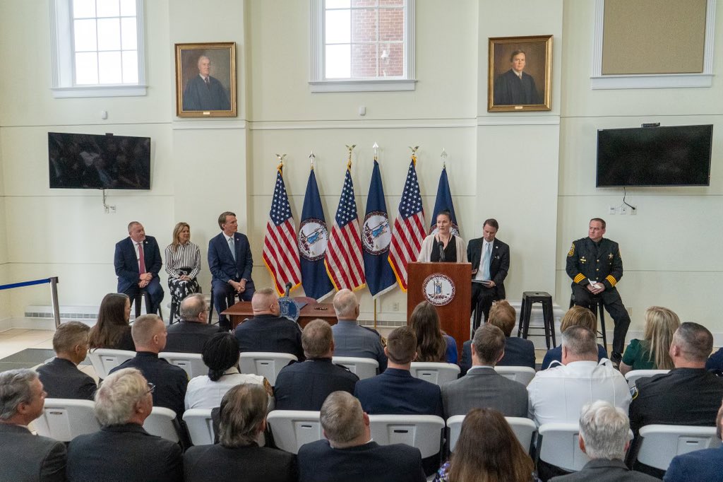 Today we took a firm stand against the crimes of labor trafficking & human trafficking & reaffirmed our commitment to protecting the vulnerable, defending human rights & ensuring that Virginia remains a beacon of justice & a place of opportunity for all. governor.virginia.gov/newsroom/news-…