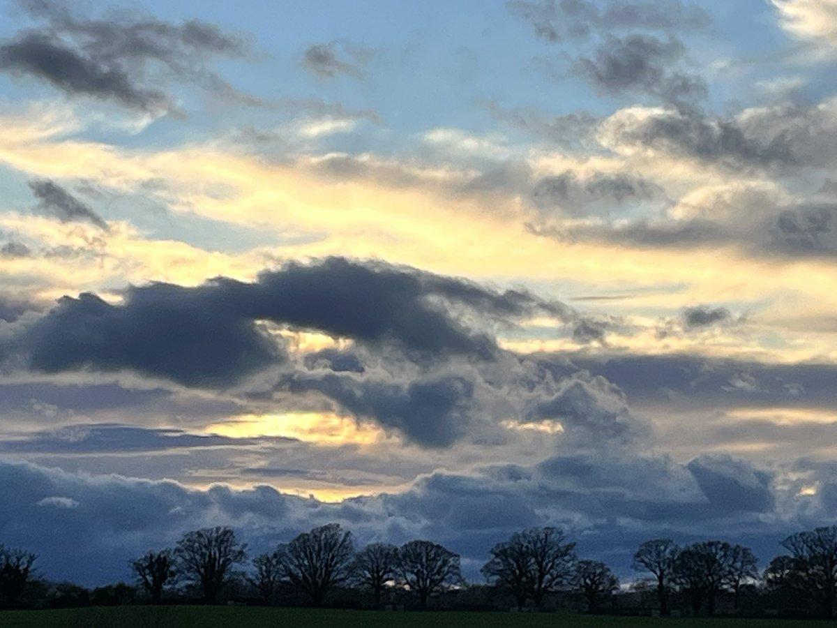 Such a beautiful sky tonight 💜🥰🙏 #humble #Gratitude #MotherNature #NatureBeauty #Naturalworld