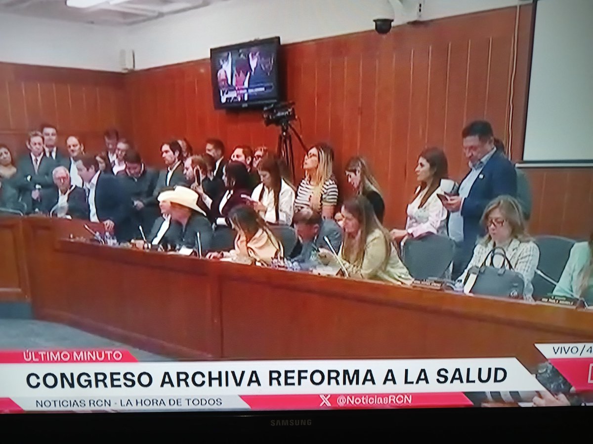 rodrigomedina94's tweet photo. @normahurtados @NoticiasRCN @NoticiasCaracol @lafm @WRadioColombia @BluRadioCo @RevistaSemana @elpaiscali @elespectador @RedMasNoticias #GraciasSenadoraDeLaRepublica 
#DiosLaBendice #GanaColombia
@normahurtados 🫂🙏🏻🇨🇴🇨🇴🇨🇴🇨🇴🇨🇴 https://t.co/JdEXJHcYWu