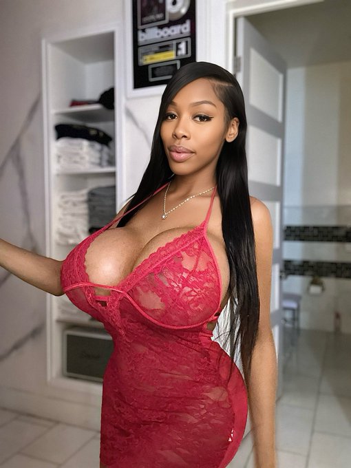 Can I drain your balls baby? Make sure to check out my Onlyfans. https://t.co/pjjmvT1q1V
