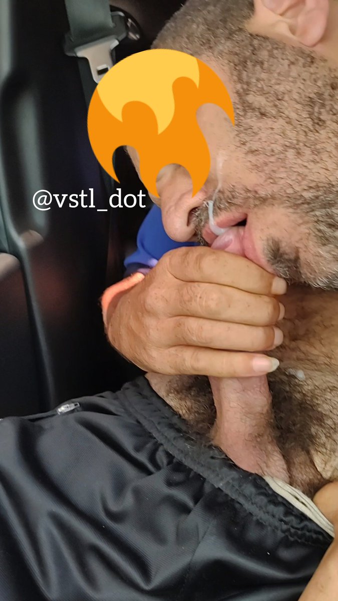 vstl_dot's tweet image. 2/3Naquele momento soube que seria meu passaporte pra mamar. Fiz como o ditado: água mole e pedra dura... Enfiei a mão dentro da calça dele, o kct tava no ponto! Só queria sentir aquela rola na minha boca! Consegui meu objetivo, levar ele pro carro! Aí foi só alegria😏 #Cruising