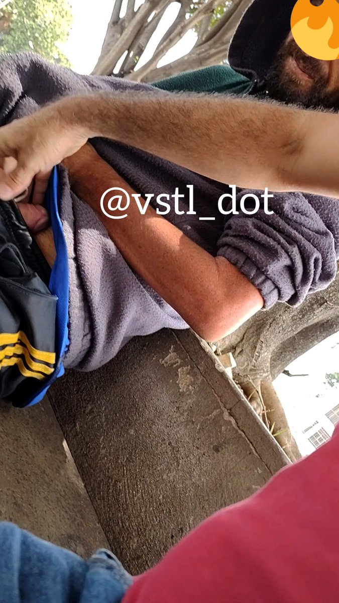 vstl_dot's tweet image. 2/3Naquele momento soube que seria meu passaporte pra mamar. Fiz como o ditado: água mole e pedra dura... Enfiei a mão dentro da calça dele, o kct tava no ponto! Só queria sentir aquela rola na minha boca! Consegui meu objetivo, levar ele pro carro! Aí foi só alegria😏 #Cruising