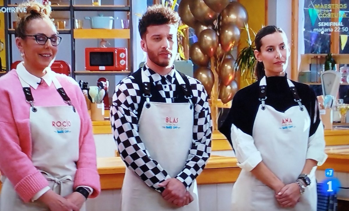 rocio_fidel_CF's tweet photo. No ha ganado Rocío, pero que orgullo cuando escucho todo lo que dicen de ella. 
Felicidades a los tres por jugar la final y si Rocío dice que Ana Voyer es una justa ganadora, lo es.  

#BakeOffRTVE https://t.co/pDnGWqfXHC