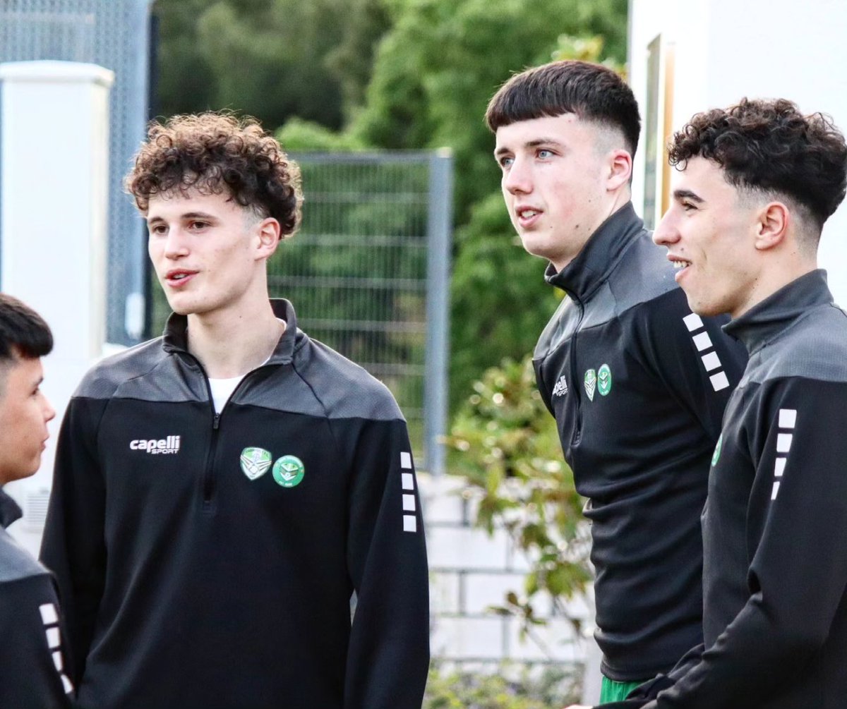 ELC_Las_Rozas's tweet photo. 🇪🇸🇮🇪

We welcome 👋🏻 our friends from @Cabinteely_FC , who started their stage in #LasRozas today.

Tonight, they played a game against our #SeniorB in #ElAbajon 

🫶 Thank you for your visit and we wish you a happy stay!

🔴⚪️ https://t.co/Slghm9fzHF
