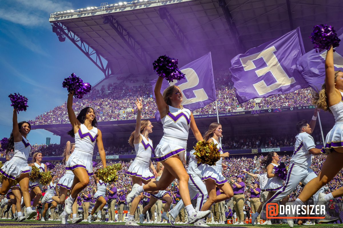 davesizer's tweet photo. @CFBcampustour Husky Stadium, Los Angeles Coliseum and Autzen Stadium https://t.co/e2yzscZCCd