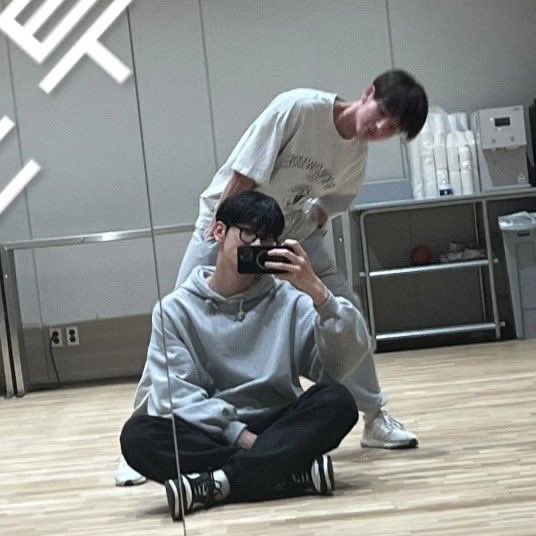 znuqss's tweet photo. ⠀⠀⠀◟💌⠀⧽ https://t.co/AtGnDCnFjR
⠀⠀⠀⠀⠀⠀⠀⠀،،̲  zênn`𝓈   update  ( 006 )
and guess what? it's 100 days with the love of my life :) gosh i have never been happier in my life and well what more can i say? i decided to spend my whole life with him. https://t.co/J3zo23e6fI