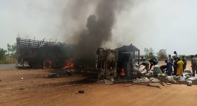 Sad News🥹👉 Four Die In Kwara Multiple Auto Crash It was gathered that the crash was caused by wrongful overtaking and resulted in inferno that got both trucks burnt.