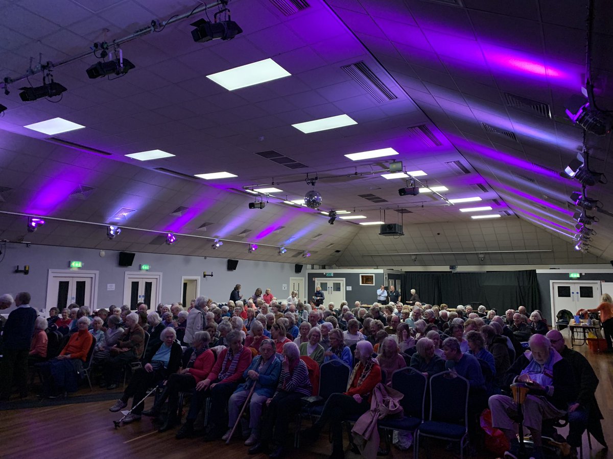 Quite a crowd for my Arts Society lecture today and some pretty natty lighting too. @TheArtsSociety_