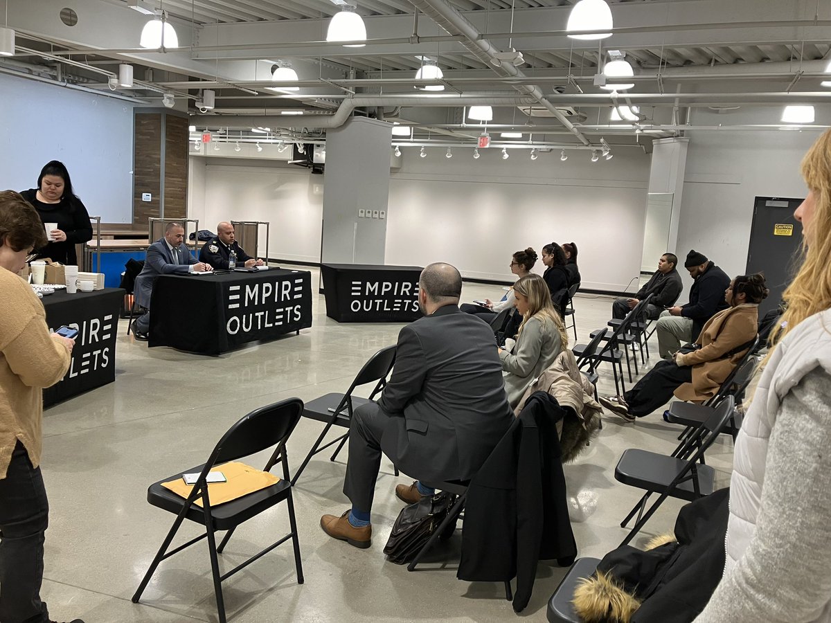 Great Meeting today with @EmpireOutlets business owners. Big thanks to @StatenIslandDA office for attending