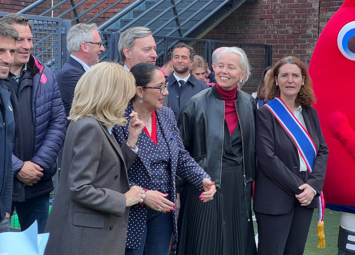 Semaine Olympique et Paralympique et de l’autisme: un honneur d’accueillir Brigitte Macron, Amélie Oudea, @fadila_khattabi , @TonyEstanguet à l’IME les Papillons Blancs de Saint-Cloud qui place le sport comme vecteur essentiel de bien-être et d’inclusion pour ses élèves .