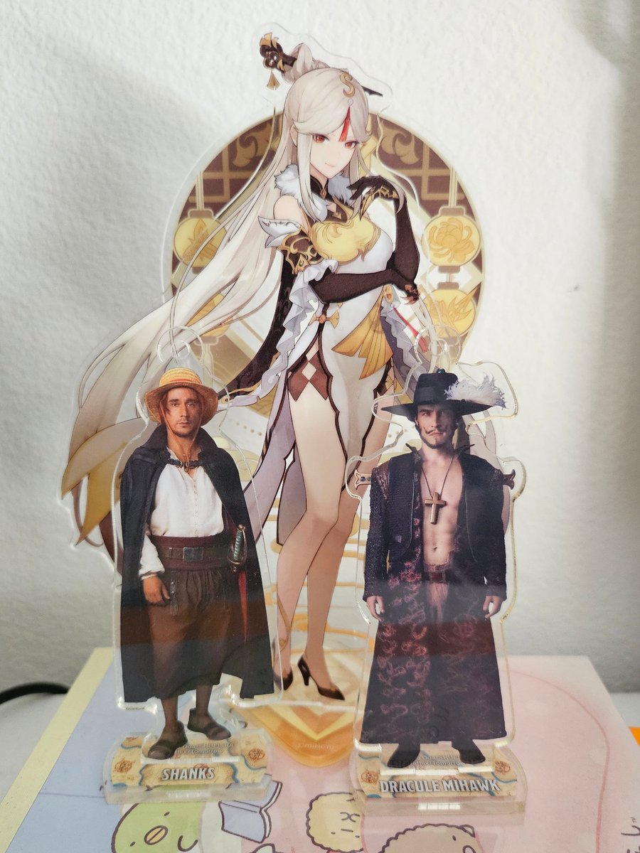 mktotsu's tweet photo. and they're so TEENSY WEENSY (wife for scale) https://t.co/GEaiSwPC3C