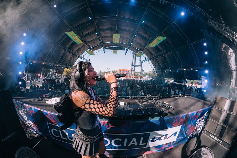 StarryMag's tweet photo. .@notbetrothedsul speaks exclusively with #DJ and #EDM artist Rayben about her recent single "Capítulo 6: El Danzón" and joining the upcoming EDC Las Vegas Lineup at https://t.co/9tYfTyNWhe! #Capitulo6 #ElDanzón #Rayben https://t.co/oJcmM6SP0X