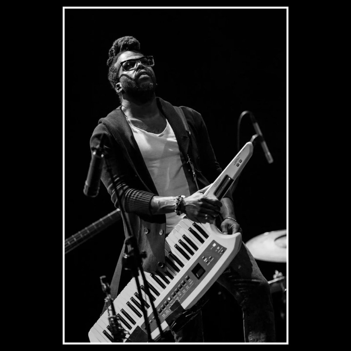 MarcusBaylor's tweet image. 🕊️💔Processing this is unreal. @stutzmcgee was my school mate &amp;amp; one of the most gifted musicians &amp;amp; beautiful people you will ever meet. He is missed as our hearts are heavy for the passing of a special friend, musician, composer &amp;amp; cultural giant. 🙏🏾 to the family! #CaseyBenjamin