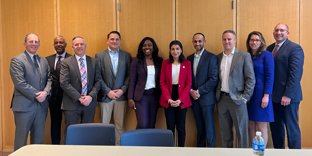 Thanks to @linakhanFTC for joining a roundtable discussion cohosted by NCPA on Tuesday! Emphasizing that time is of the essence when it comes to #PBMreform, NCPA's Matthew Seiler says we’re grateful for Khan’s dedication to understanding pressures affecting #communitypharmacy.
