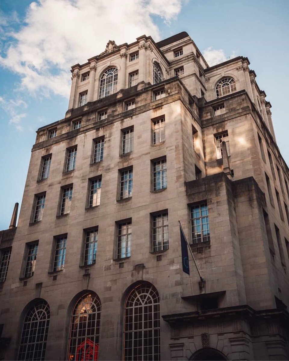 The King Of King Street was born to stand out from the crowd✨📸:@manc_wanderer