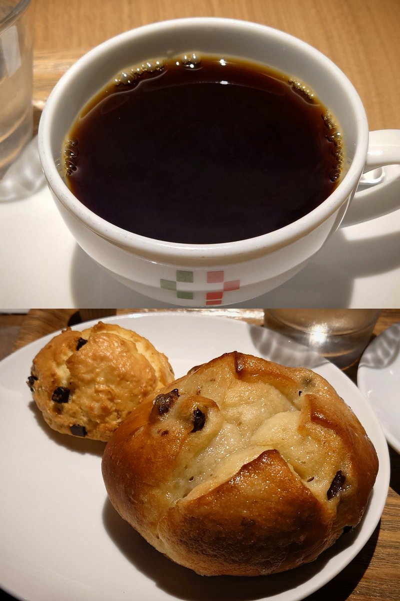 HIRO_JO3WGV's tweet photo. It's coffee time. ☕
 
#dripcoffee 
#cafeciaopresso 
#cookhouse 
#raisinsugarbread 
#chocolatechipscone 
 
#ドリップコーヒー 
#カフェチャオプレッソ 
#クックハウス 
#レーズンシュガーパン 
#しっとりチョコスコーン 
 
A day that starts with a cup of coffee ... https://t.co/ZwGYHfesda
