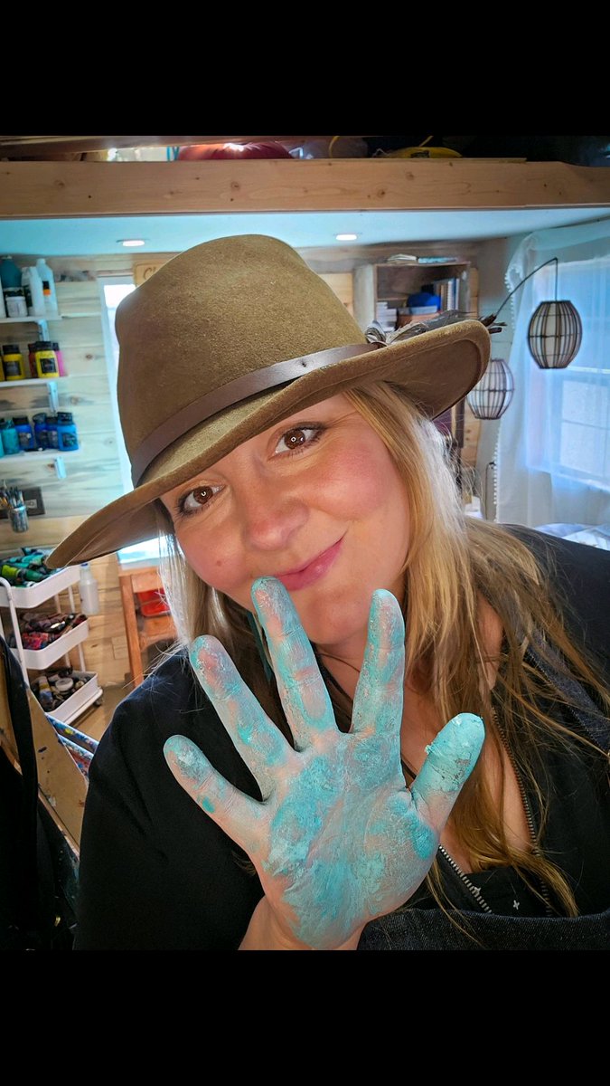 MntTidings's tweet image. 📣: Friday is First Friday at the Liberty Building w 20+ artists on display.
I&apos;ll be fingerpainting &amp;amp; I want U to join in on the fun! What shall we paint? 🤔 Flowers, a bear, a honeybee? Or D all of the above? Let me know in the comments! See you Friday!
#spokane #spokaneart