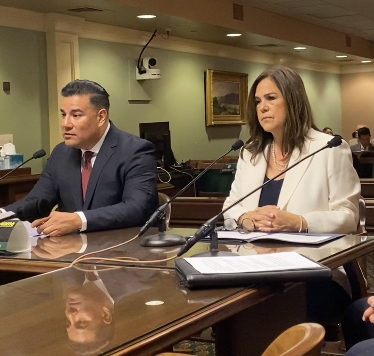 Today @ICRicardoLara joined Assembly Insurance Chair @AsmLisaCalderon to discuss AB 2872 which will allow the Department to fight more #insurance fraud by closing the pay equity gap between our sworn officers & other agencies which is essential in protecting California consumers.