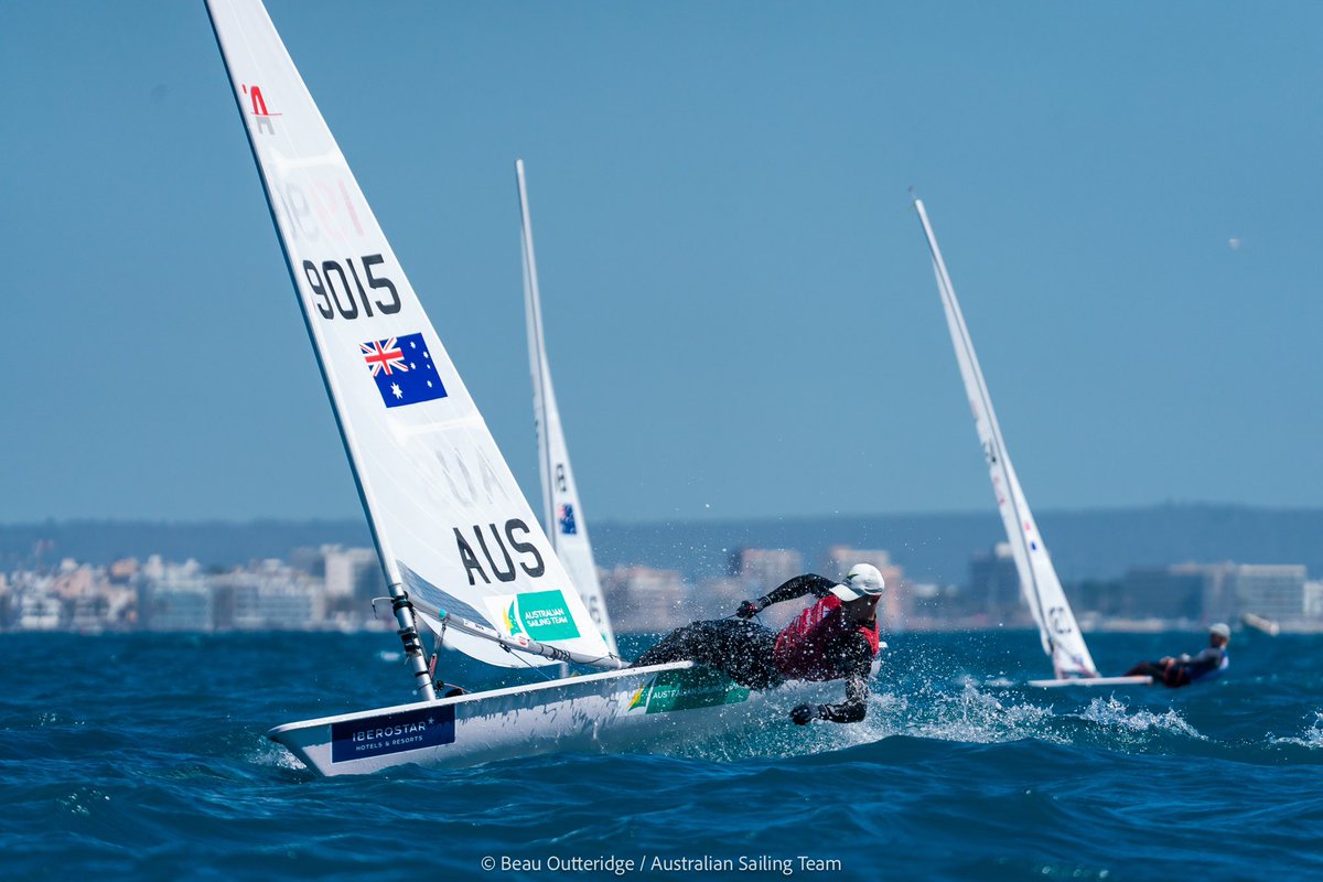 Race day 3 at Trofeo Princesa Sofía regatta wrapped up qualifying for the remainder of the fleets whilst the ILCA6 & ILCA 7 took on their first day of the Final series. Aussies lead in ILCA6 and 49er, 2nd in Formula Kite and 4th in ILCA7 Results here 👉 trofeoprincesasofia.org/en/default/rac…