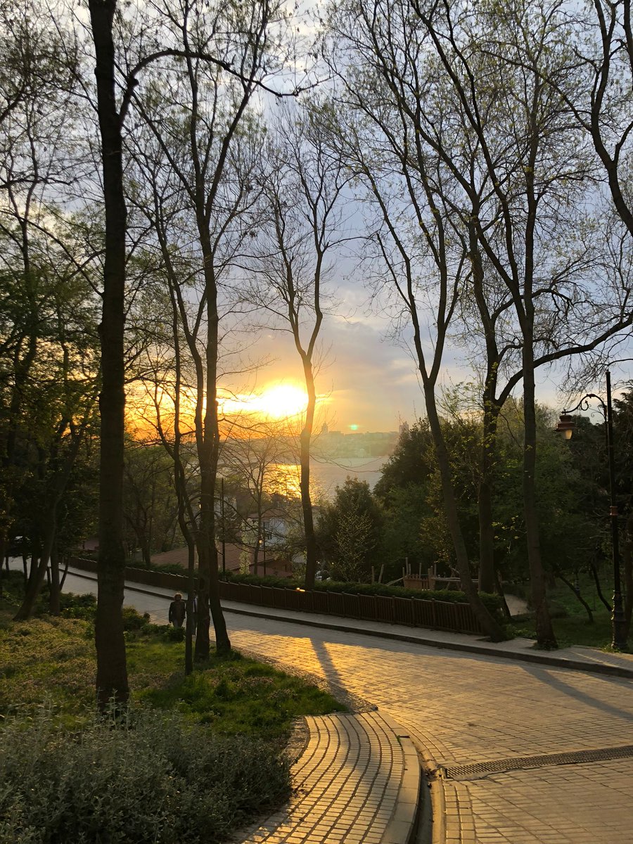 ticaretuni_agd's tweet image. Ticaret üniversitesi AGD teşkliatımızla bir araya gelerek unutulmayacak bir iftar programı gerçekleştirdik.
