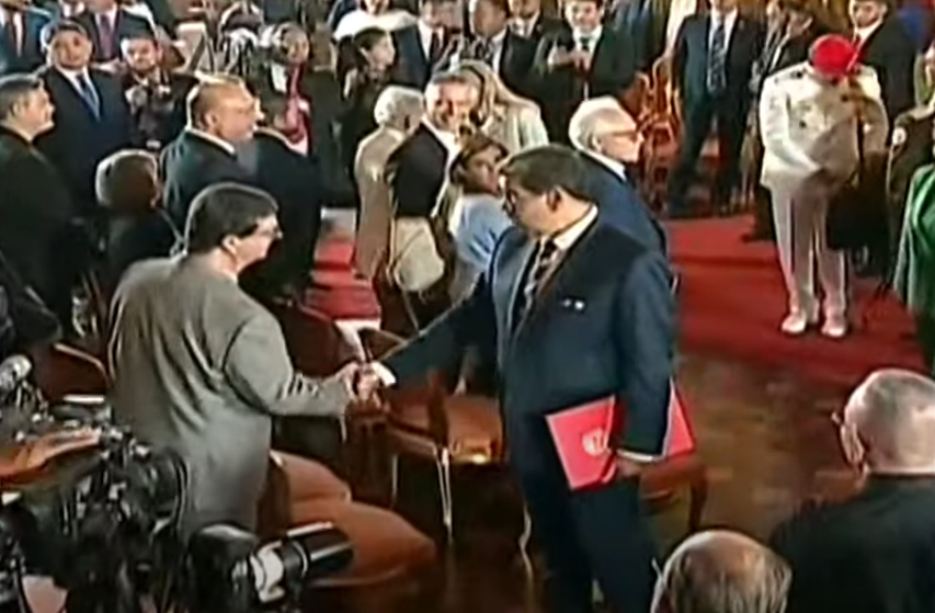 El rector de la UCAB, Arturo Peraza, presente en el acto de promulgación de la Ley Orgánica para la Defensa del Esequibo, otro instrumento creado por el régimen para proscribir a la oposición.