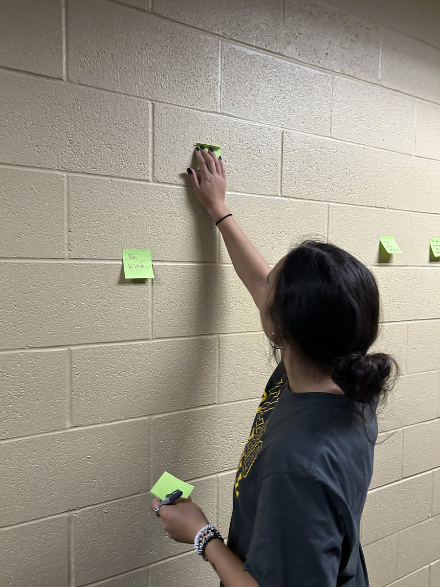 toledosaac's tweet photo. To celebrate day 3 of mental health week, we wrote positive messages on sticky notes and put them in Savage! Even though we couldn’t do the chalk walk because of the weather, we still had so much fun! #takingmaction #itsoktonotbeok
See you in the morning @UT_SportsMed https://t.co/3EzeVyy0SD