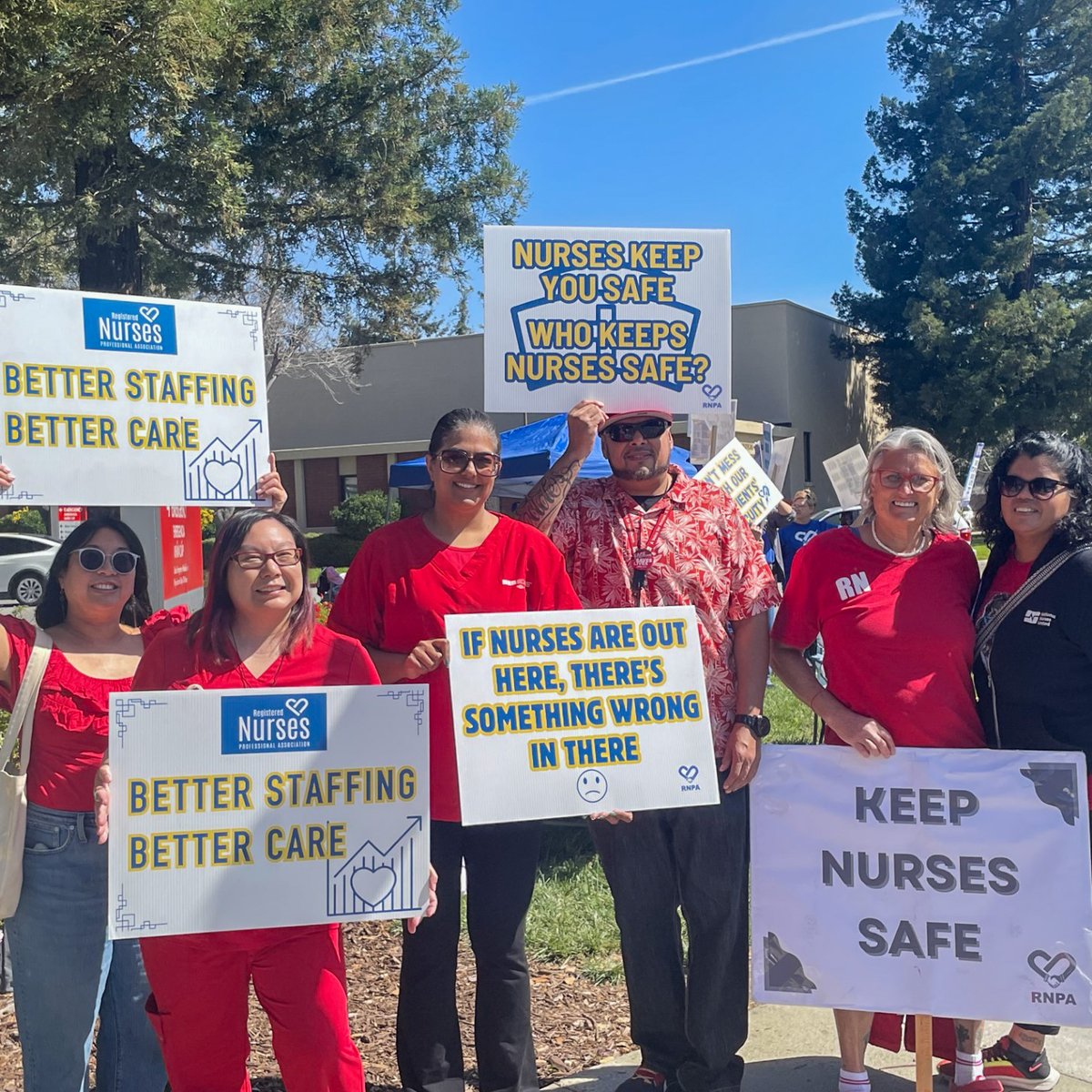 Today, we joined the @RNPAunion strike line at O’Connor Hospital in San Jose to show our solidarity with striking nurses! ✊ Solidarity means marching, chanting, and supporting nurses fighting for patient safety. #RNStrike