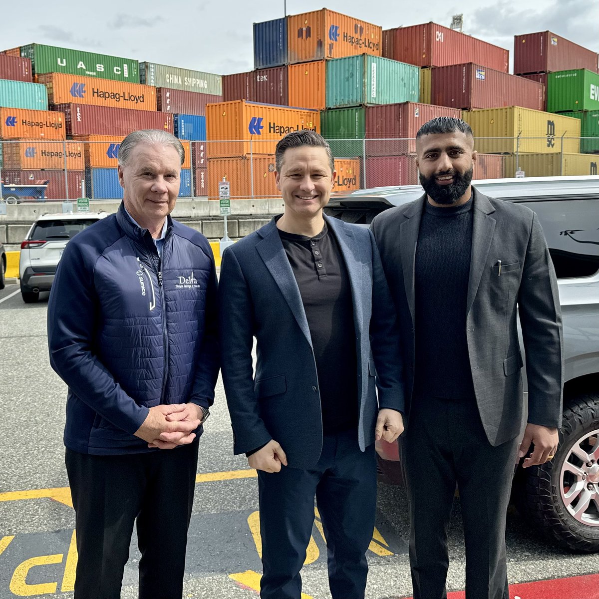 Today I had the pleasure of meeting with @PierrePoilievre at DeltaPort. I want to thank the Leader of the Opposition for coming to see first hand, the importance of our port and discussing with me the need for increased port security.