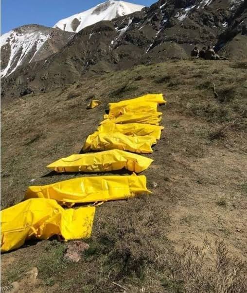 Bekleyin orospu çocukları sıra sizede gelecek.