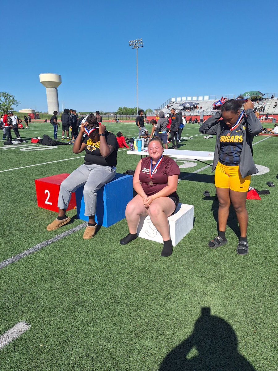 Katelyn Keen is advancing to area in shot put after the district meet today at Stafford with a 3rd place finish. Congratulations. #Ride4theC @CHSAthl @CBISDTx