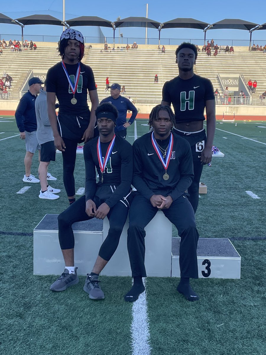 Congratulations to our 4x200M relay for their 1st place finish (1:29.26) at the district track meet!