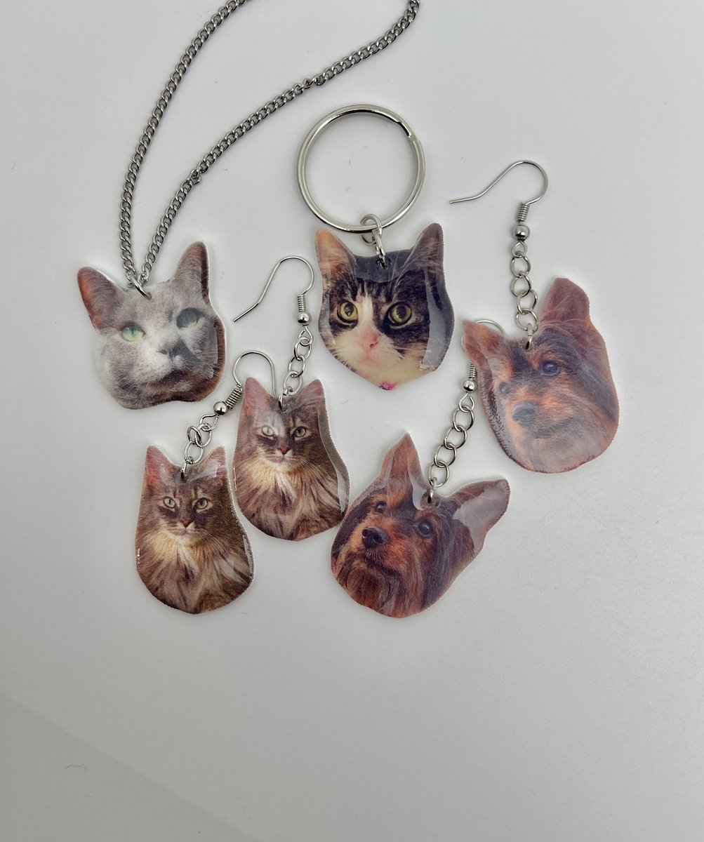 ZaoNecklaces's tweet image. I have a new custom item, pet pendants. They’re for people to wear their pets. You can take them with you everywhere and show your furry friends to everyone you encounter. 
thezaonecklaces.etsy.com/listing/169399…