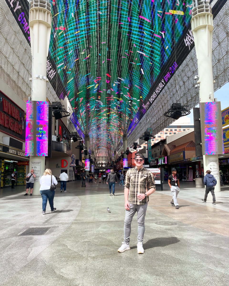 Stumbled down the strip toward that old vintage Vegas 🎰✨ #fremontstreet #lasvegas #nevada #sincity #usa