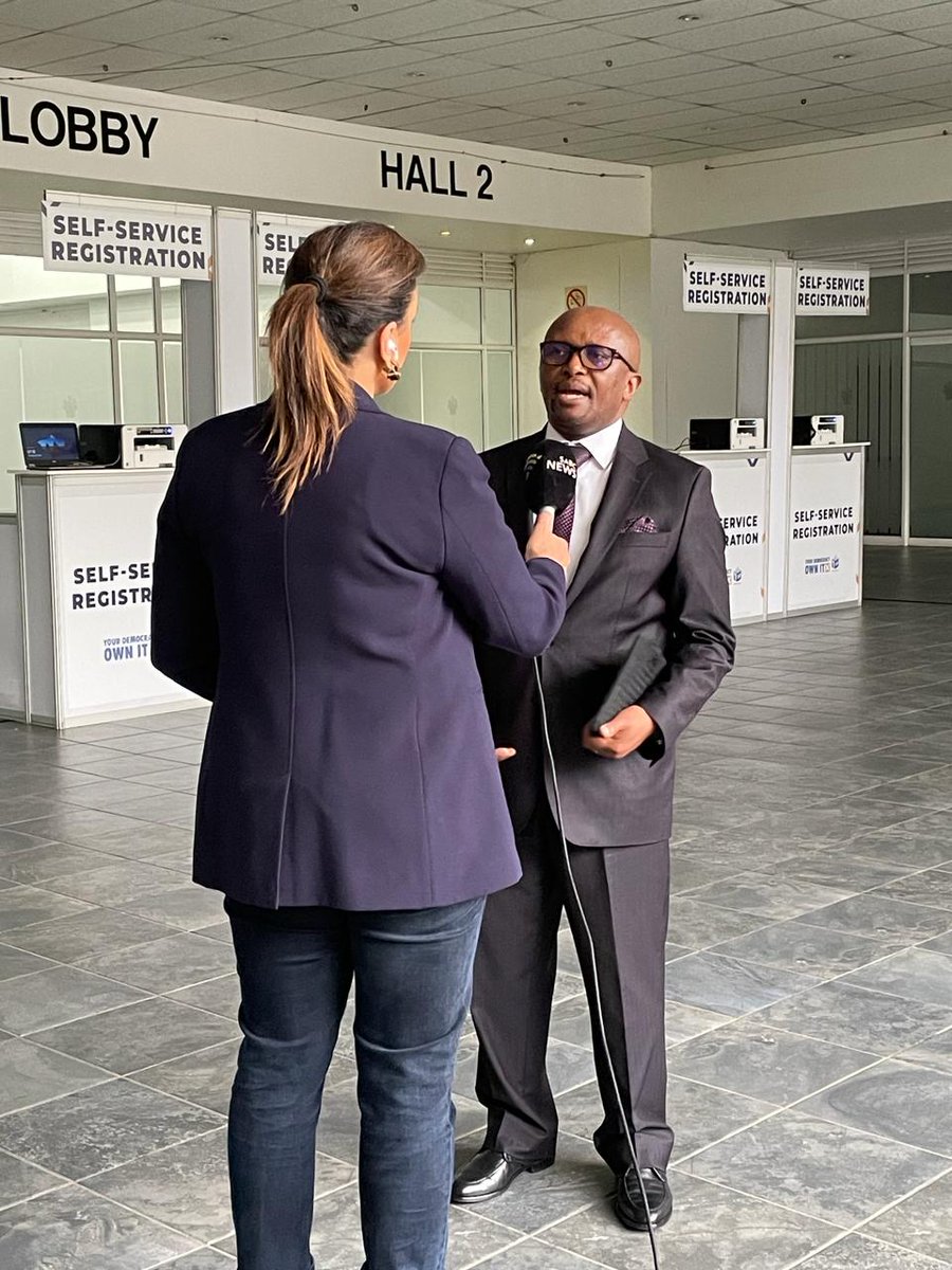 [ON AIR] @LeanneManas chats to @IECSouthAfrica Chairperson, Mosotho Moepya. #MorningLive #SABCNews