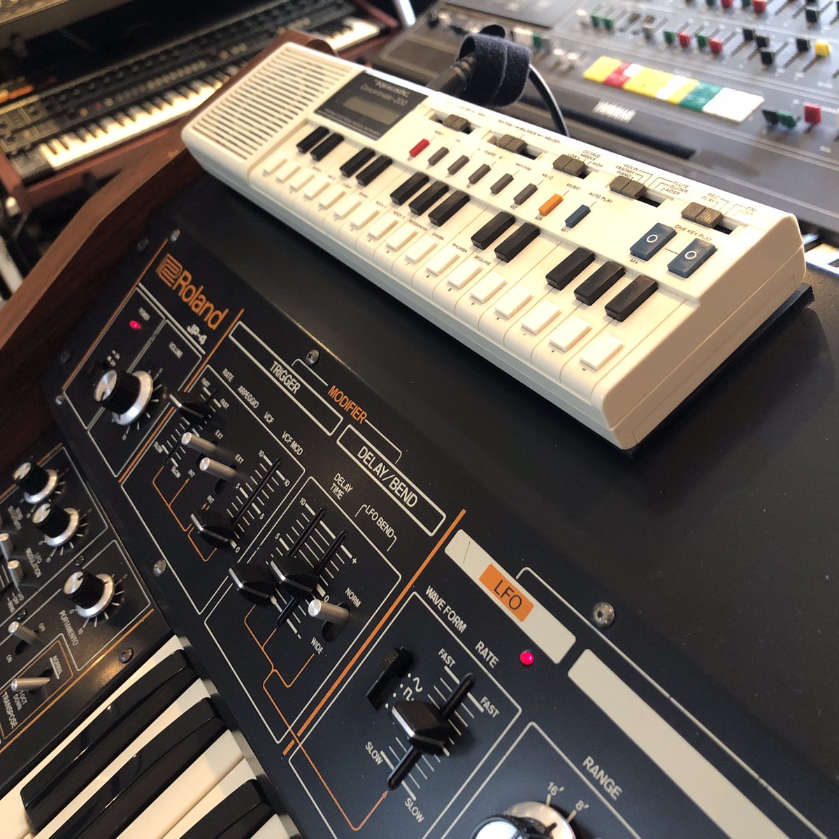 🌟🌟Recognize this synth? 🌟🌟 We used to think it was in Depeche Mode's 'Just Can't Get Enough' (who else?). Still have one? Know the real story? Tell us below! See you Saturday for a synth showdown!🔥🎹 #synth #synthesizer
