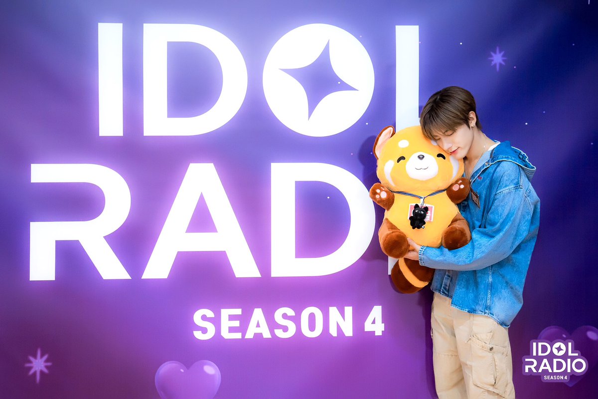 [#아이돌라디오오티디👕] 240403 현재&amp;큐&amp;에릭

때때로 우리에게는 멈춰 서서 무언가를 흠모할 명분이 필요하다
예술작품은(=덥즈는) 바로 그것을 허락한다 

<a href="/IST_THEBOYZ/">더보이즈(THE BOYZ)</a> <a href="/WE_THE_BOYZ/">THE BOYZ (더보이즈)</a>