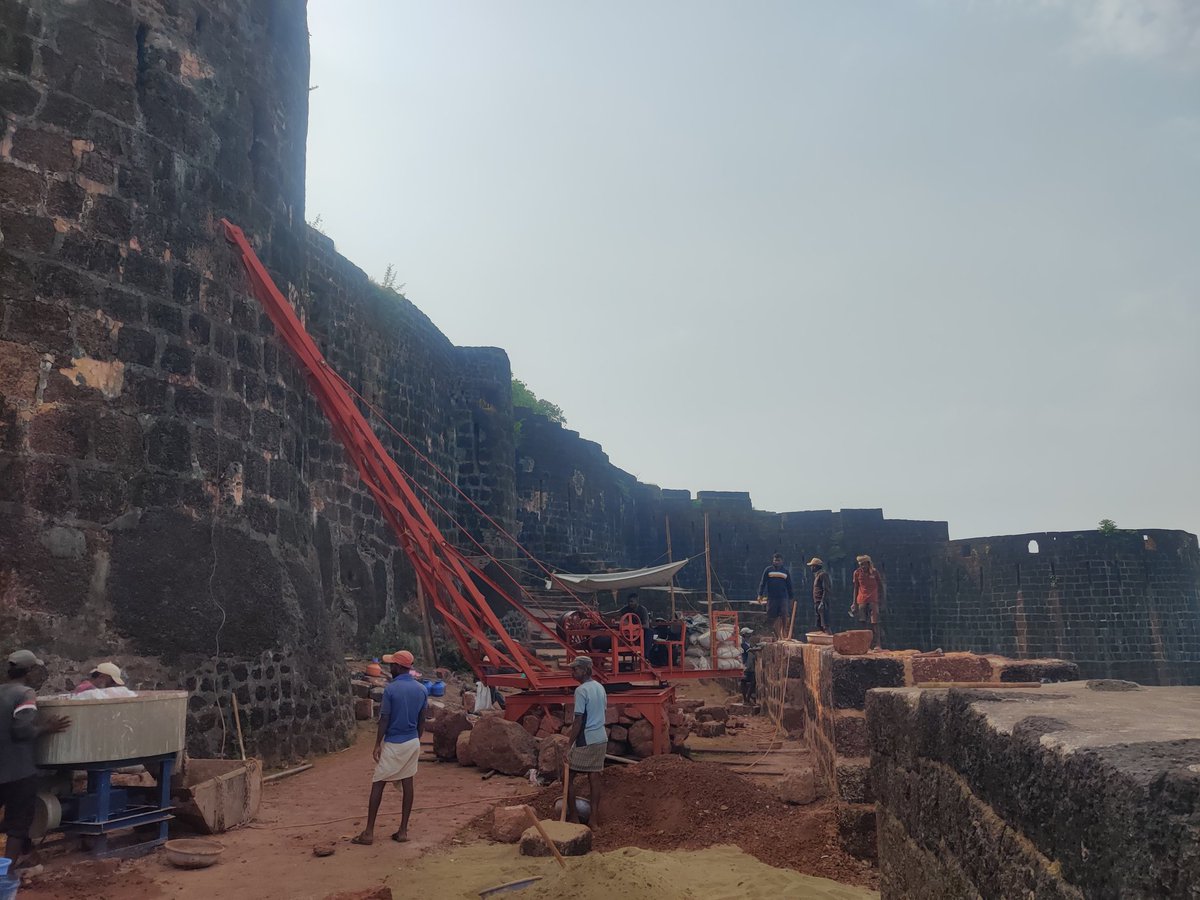 Happy to see fort maintenance work been done at Vijaydurg fort by @ASIGoI 
#ChhatrapatiShivajiMaharaj
#RajmataJijabai
@mieknathshinde 
@Dev_Fadnavis 
@maha_tourism 
#MaharashtraUnlimited