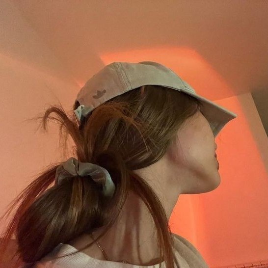 إمراة مُثيرة للَـعظمة.
An exciting woman for greatness‌‌.