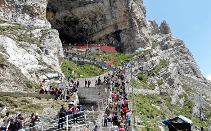 Around 50 hospitals, 112 docs in 10 distts of Jammu designated to issue health certificates to pilgrims

#amarnathyatra2024 #jammukashmir