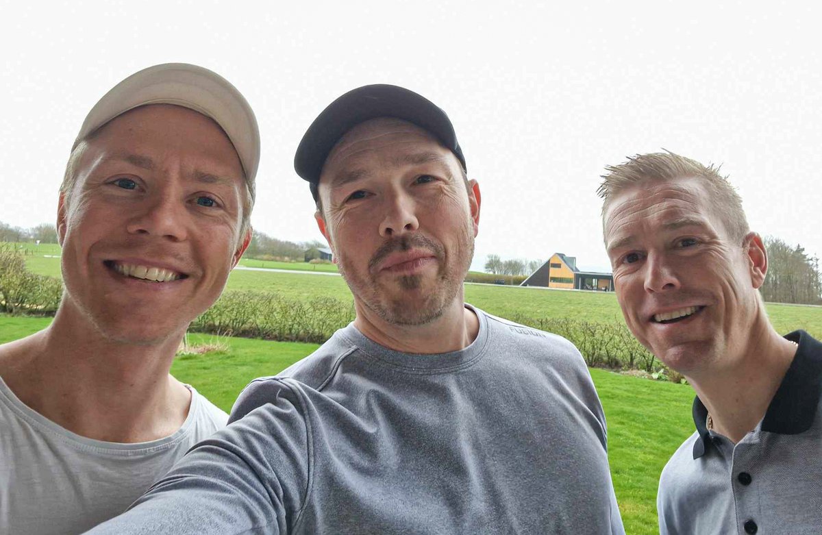 Hvis man laver en optakt til Ardenner-klassikerne, så kan man jo ligeså godt have en gut med ved mikrofonen, som har vundet en af dem.

Tak fordi <a href="/LarsBak16/">Lars Bak</a> og jeg måtte komme på besøg, <a href="/MichaelValgren/">Michael Valgren Hundahl</a> ☺️

Lyt med i din foretrukne podcast-app.