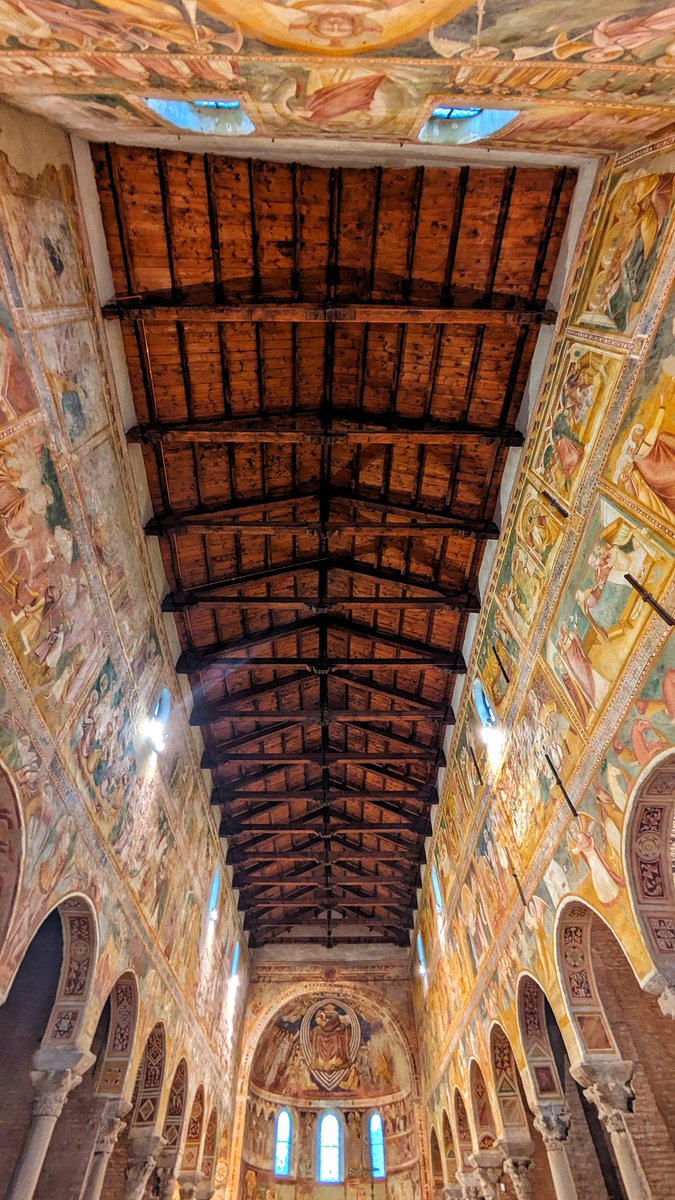 L'abbazia di #Pomposa, in provincia di Ferrara, nel comune di #Codigoro, fu consacrata ufficialmente nel 1026: da allora diverrà uno dei più importanti #monasteri dell’Italia centro settentrionale 
travelemiliaromagna.it/abbazia-pompos…
#visititaly #visitferrara