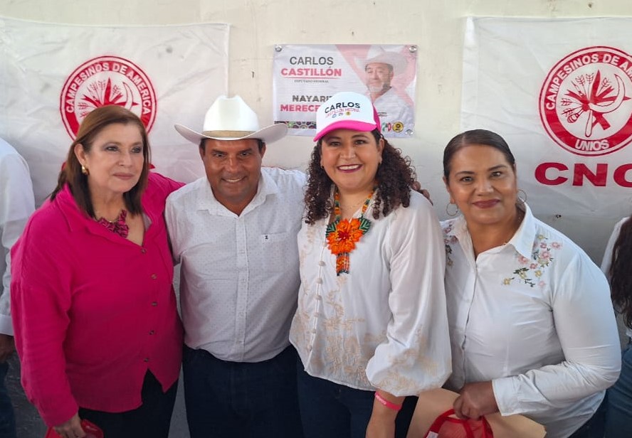 CNC_CEN's tweet photo. En #Rosamorada, #Nayarit, nuestra líder @LetyBarreraM, enlace del campo de @XochitlGalvez se reunió con las estructuras para fortalecer el trabajo en el territorio para nuestra próxima presidenta y de nuestros candidatos. Un #CampoXingón solo será posible con ella. #VotaXochitl https://t.co/PkboxRYCqu