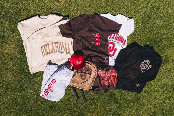 10 AM at Oklahoma Locker Room