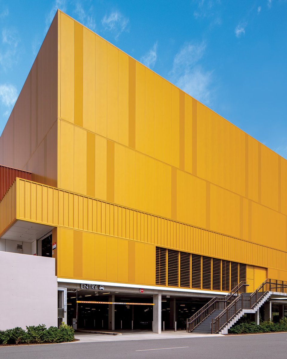 The #COLORBONDstudio gives you the freedom to realise your design vision like never before with over 200 colours and finishes. spr.ly/6019ZC4XT for more information.

The Gold Coast Sports and Leisure Centre features #COLORBONDsteel #CarraraGold in a #Metallic finish.