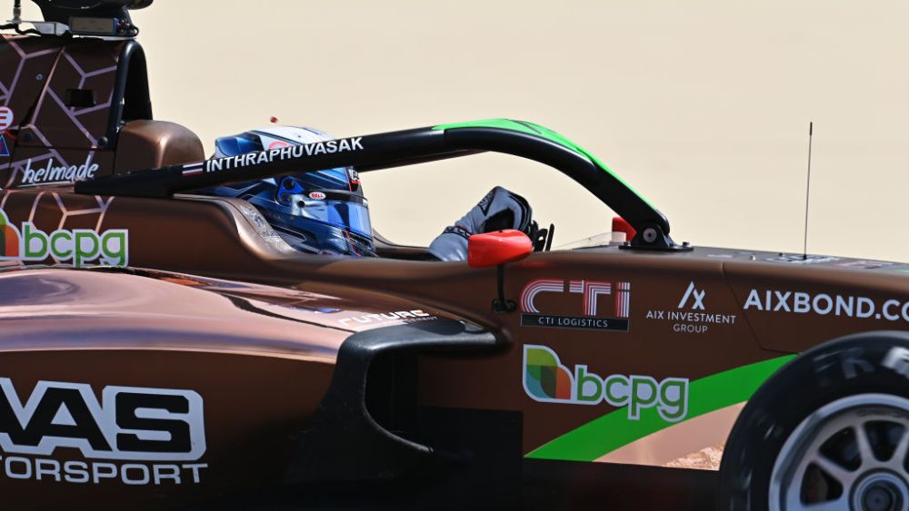 F1Rising's tweet photo. ISSO NÃO E UMA SIMULAÇÃO

@PFerreiraFR coloca sua PHM AIX Racing na posição de honra, o brasileiro que se prepara para sua segunda temporada de F4 vem forte.

Freddie Slater forma a primeira fila, enquanto @GiuliPappaF1R e Enzo Peugeot faz a fila 2. https://t.co/YIgjLqWXF6