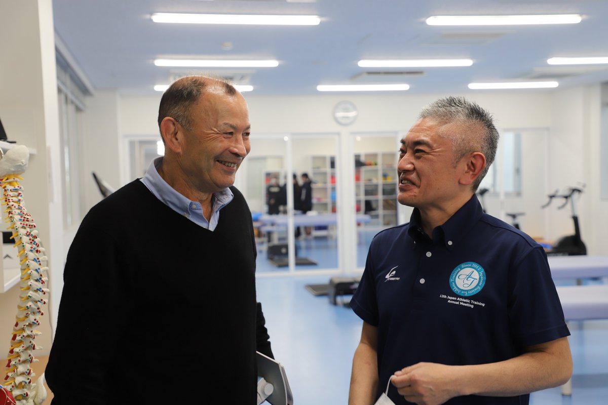 juntendo_sakura's tweet photo. さくらキャンパスにラグビー日本代表エディー・ジョーンズHCが来学🏉✨

本学のスポーツ施設・設備を隅々まで視察いただきました！
陸上・山﨑一彦教授、福島千里特任助教、体操・原田睦巳教授、冨田洋之准教授、オルガ・コザチェンコ特任助教等とも意見交換を行いました。
▶️https://t.co/1nZ6GDp04x https://t.co/tDQ1DBeuxL