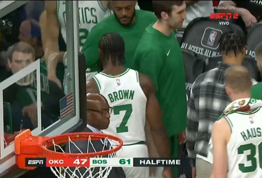 Intervalo. #Celtics na frente. #GoCeltics.