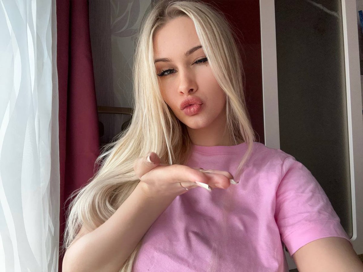 kaiitlin_kitty's tweet photo. Would you fuck me after our first date? https://t.co/a3CeD64Yeo