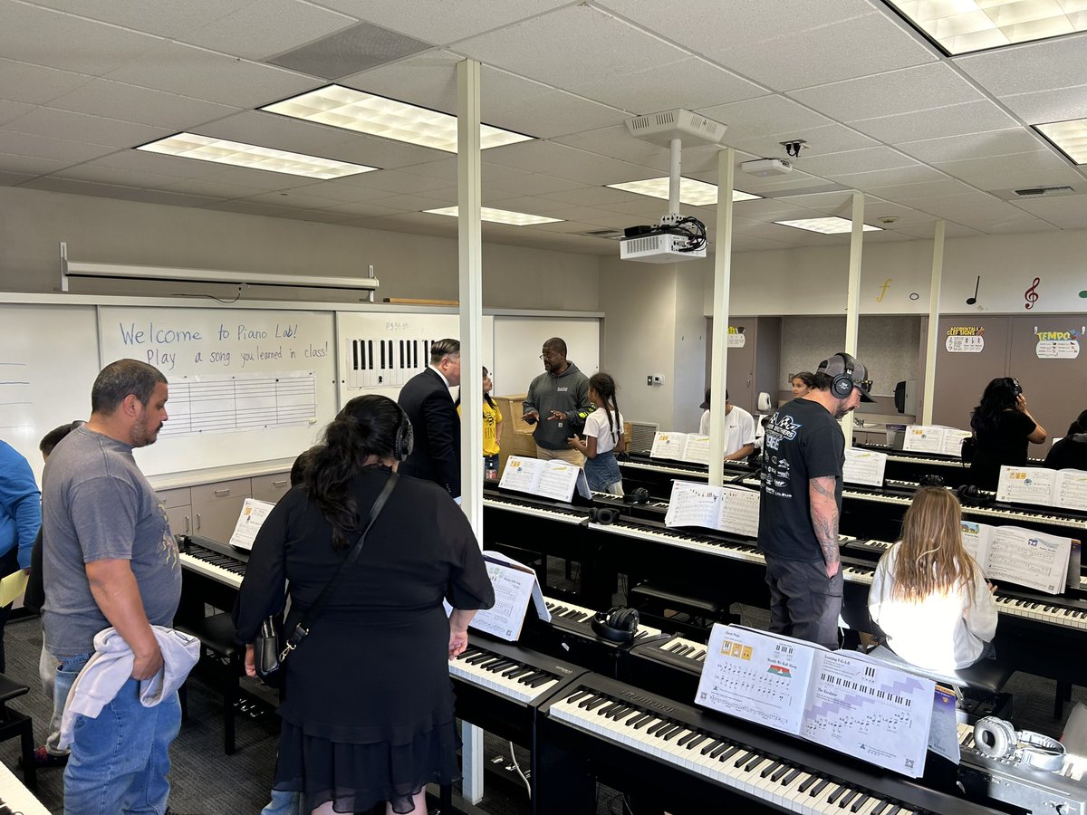 Dr. Carlos (@drcarloslhcsd) on Twitter photo #LHCSD- Sierra Vista Open House, Trustee Rodgers playing piano, families enjoying the lab. <a href="/LHSchools/">La Habra Schools</a> <a href="/svpanthers_lh/">Sierra Vista</a> #LHCSD- Sierra Vista Open House, Trustee Rodgers playing piano, families enjoying the lab. <a href="/LHSchools/">La Habra Schools</a> <a href="/svpanthers_lh/">Sierra Vista</a>